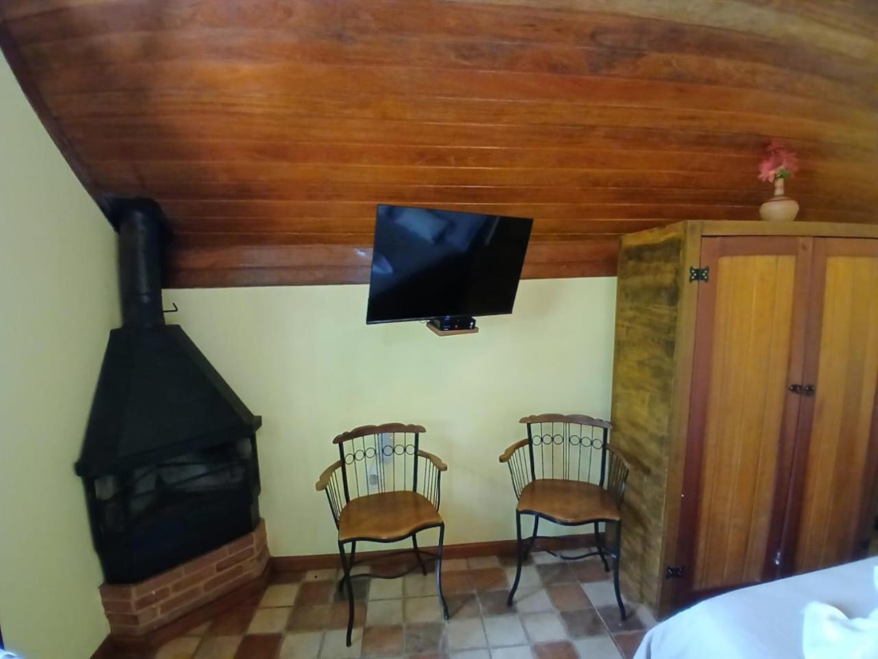 Sitio Recanto Da Paz Chales - Casa E Chale Para Temporada Sao Pedro da Serra  Room photo